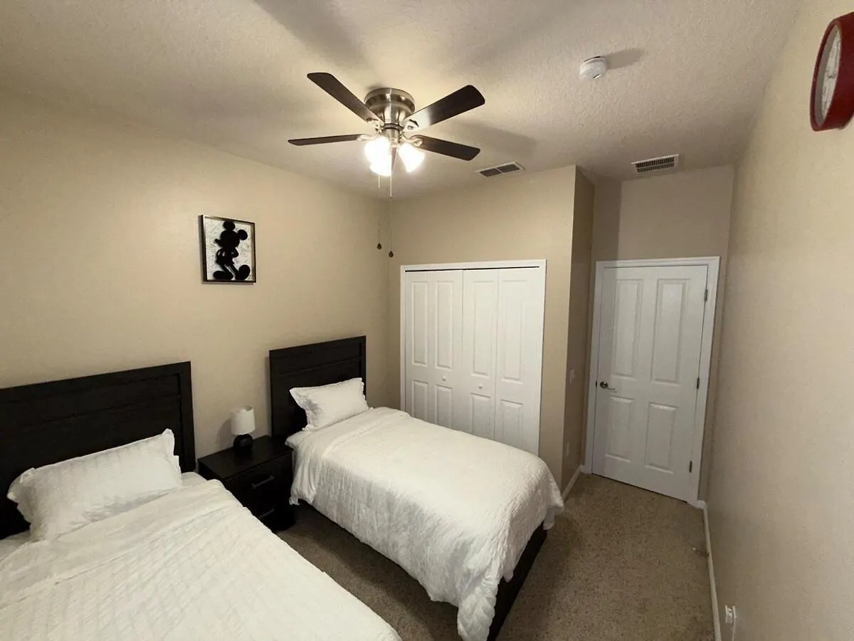 Modern Vacation Home Minutes Away From The Parks! Davenport United States