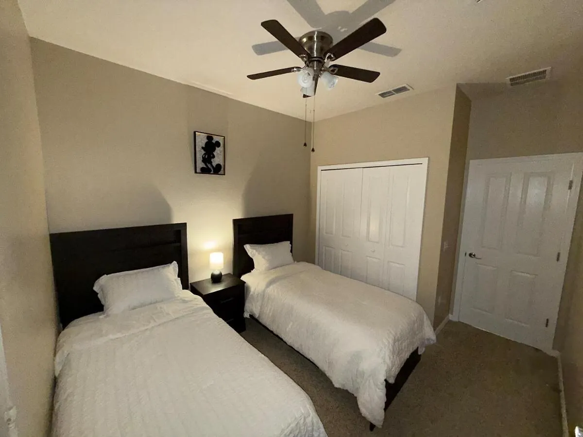 Modern Vacation Home Minutes Away From The Parks! Davenport Holiday home