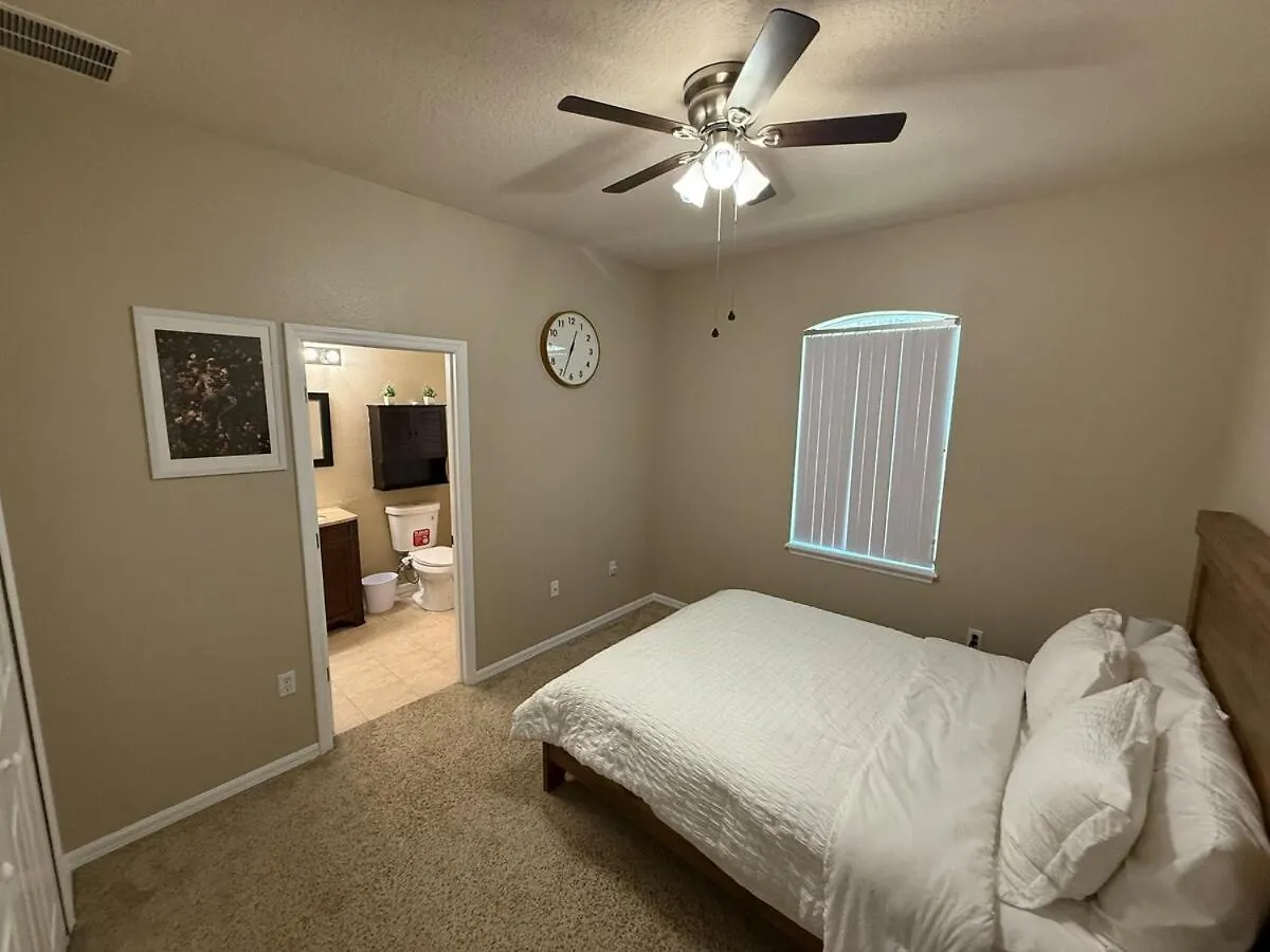 Holiday home Modern Vacation Home Minutes Away From The Parks! Davenport