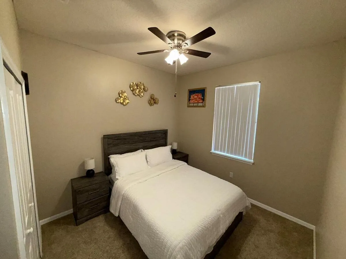 Modern Vacation Home Minutes Away From The Parks! Davenport 0*,