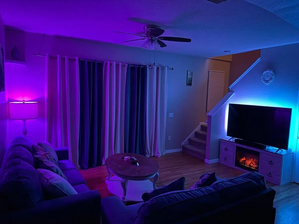 Modern Vacation Home Minutes Away From The Parks! Davenport