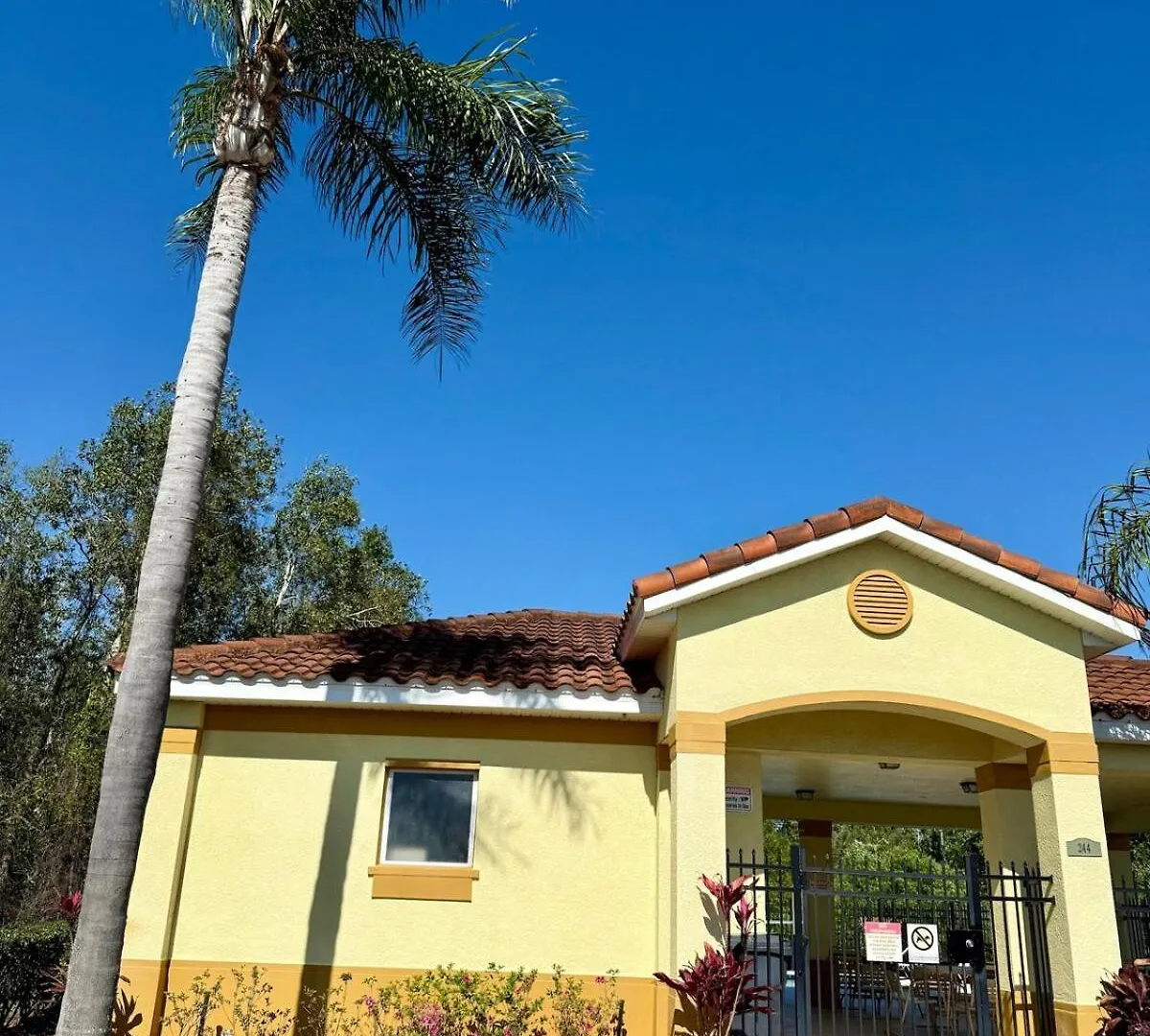 Holiday home Modern Vacation Home Minutes Away From The Parks! Davenport