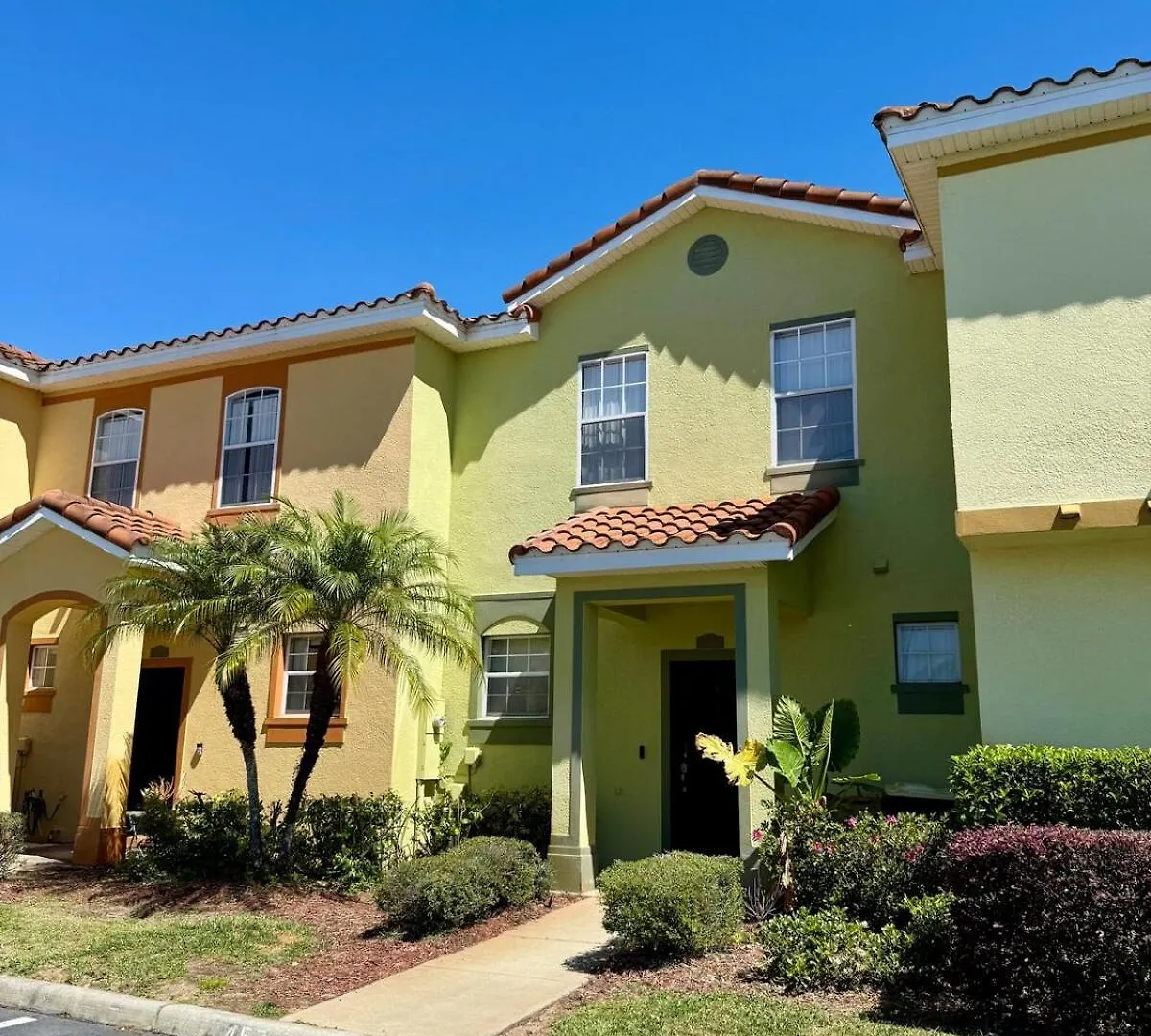 Modern Vacation Home Minutes Away From The Parks! Davenport